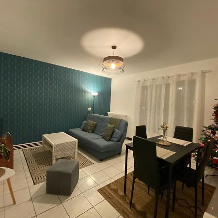 Appartement Cosy Pres De La Gare Avec Parking Сен-Пиер-де-Кор Екстериор снимка