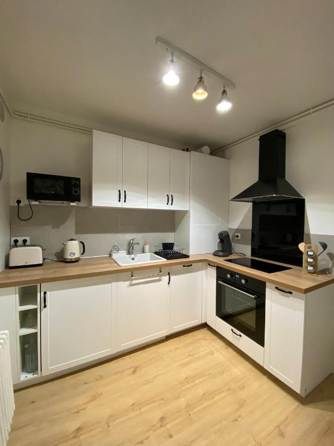 Appartement Cosy Pres De La Gare Avec Parking Сен-Пиер-де-Кор Екстериор снимка