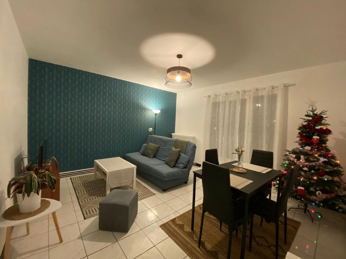 Appartement Cosy Pres De La Gare Avec Parking Сен-Пиер-де-Кор Екстериор снимка